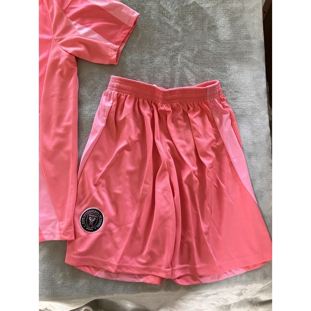 Womens Inter Miami Pink Soccer Set Shirt And Shorts - Picture 3 of 12